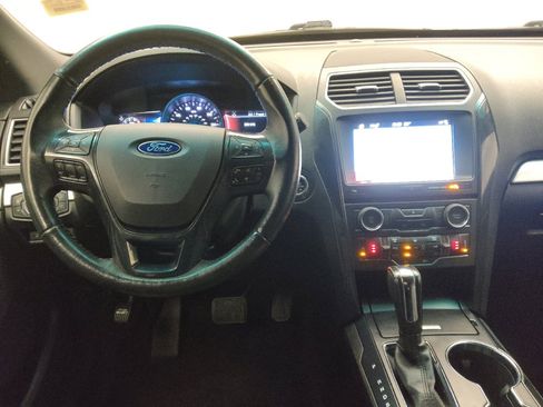 Used 2017 Ford Explorer XLT w/ Equipment Group 202A image 22
