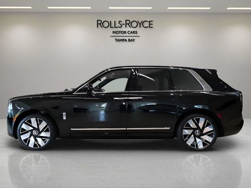 New 2026 Rolls-Royce Cullinan AWD/4WD image 3