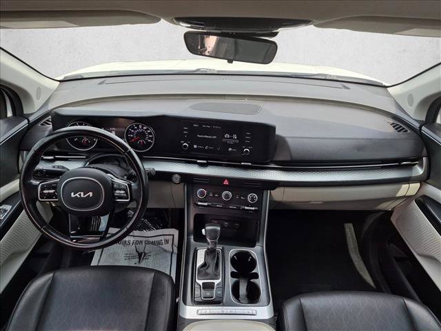 Used 2022 Kia Carnival LX FWD image 16