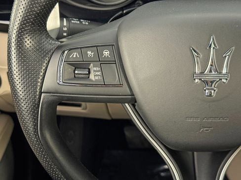 Used 2022 Maserati Quattroporte Modena Q4 image 25