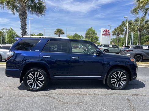 Used 2022 Toyota 4Runner Limited AWD/4WD image 11