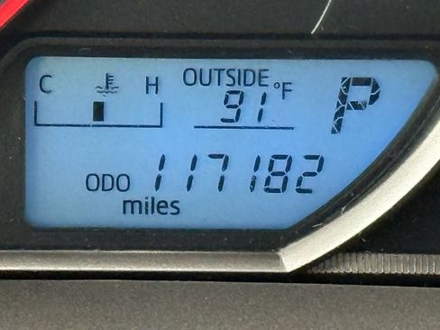 Used 2015 Toyota RAV4 XLE FWD image 23