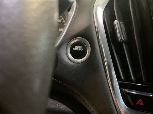 Certified 2021 Chevrolet Traverse LS image 31