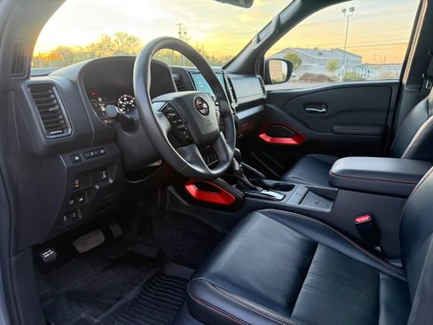 Used 2024 Nissan Frontier PRO-4X w/ Pro Premium Package AWD/4WD image 11