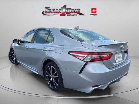 Used 2019 Toyota Camry SE FWD image 5