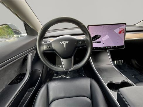 Used 2018 Tesla Model 3 Long Range RWD image 8