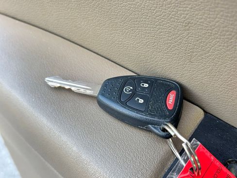 Used 2013 Jeep Patriot Latitude FWD image 12