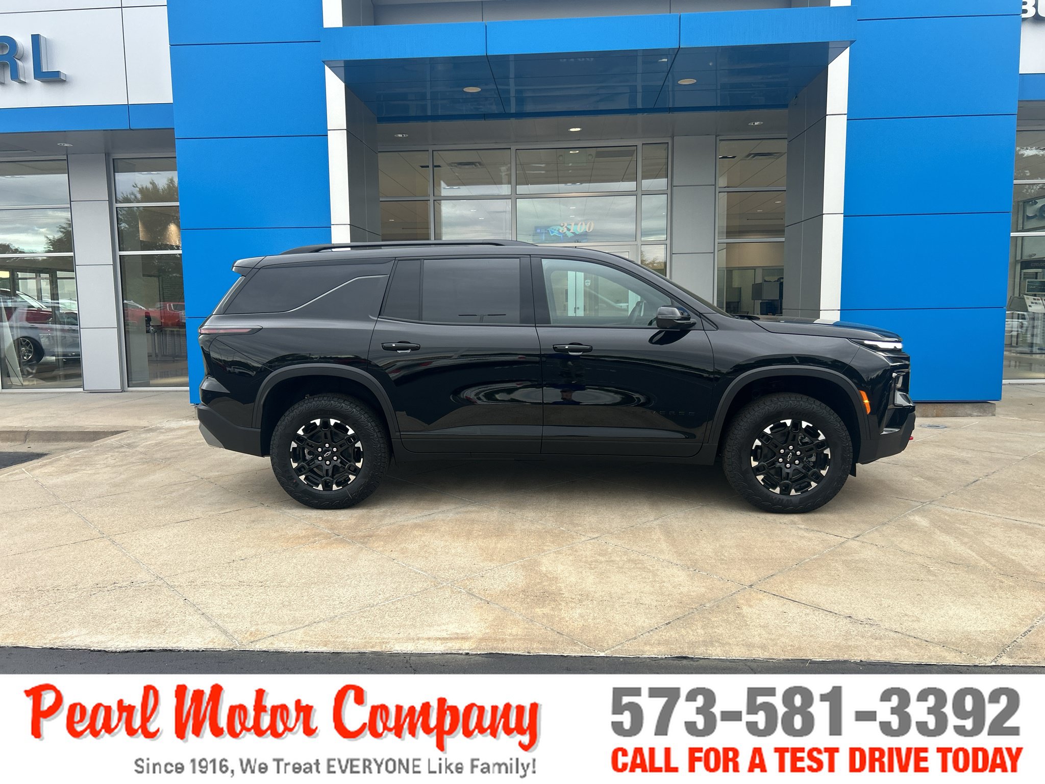 New 2027 Chevrolet Traverse Z71 w/ Driver Confidence Package AWD/4WD image 3