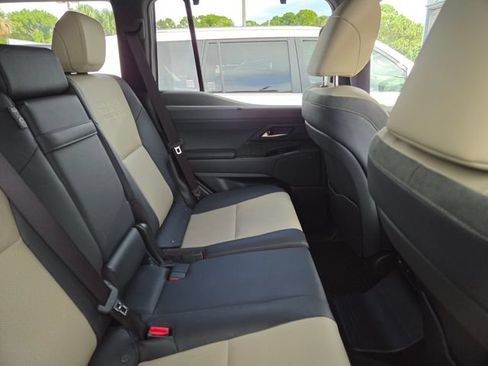 Used 2026 Lexus GX 550 AWD/4WD image 4