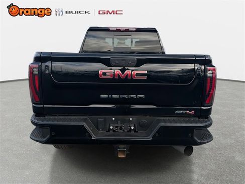 Used 2024 GMC Sierra 2500 AT4 w/ AT4 Premium Plus Package image 4