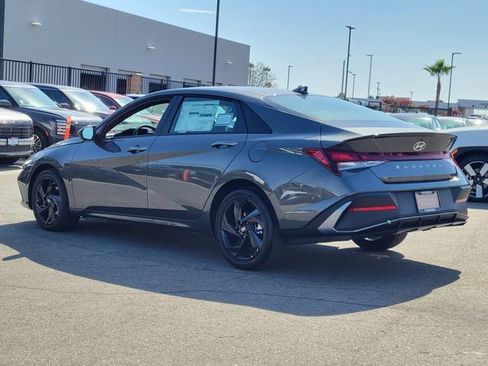 New 2026 Hyundai Elantra SEL Sport FWD image 3