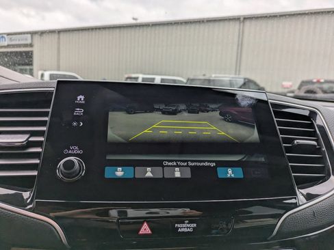 Used 2021 Honda Pilot Touring image 25