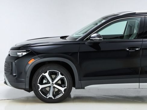 New 2026 Volkswagen Tiguan SE FWD image 42