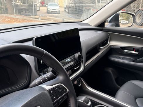 Used 2025 Toyota Grand Highlander FWD image 30