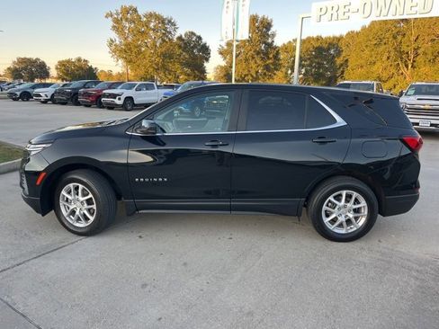 Used 2023 Chevrolet Equinox LT image 3