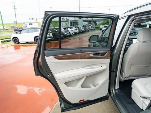 New 2026 Volkswagen Atlas SE FWD image 14