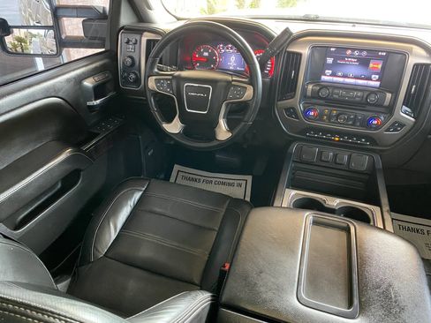 Used 2015 GMC Sierra 2500 Denali w/ Duramax Plus Package AWD/4WD image 25