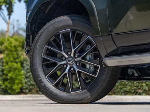 New 2026 Lexus GX 550 AWD/4WD image 9
