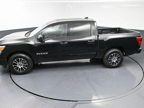 Used 2023 Nissan Titan SV image 42
