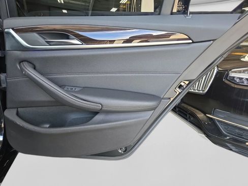 Used 2018 BMW 530i xDrive AWD/4WD image 31