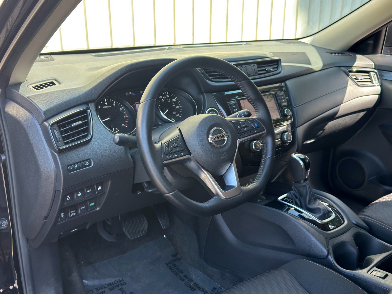 Used 2019 Nissan Rogue SV w/ Premium Package AWD/4WD image 12