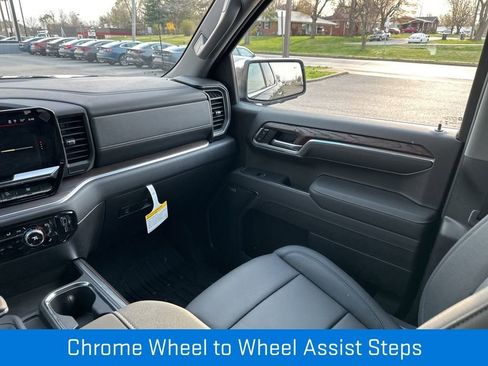 New 2026 GMC Sierra 1500 SLT w/ SLT Premium Package AWD/4WD image 18