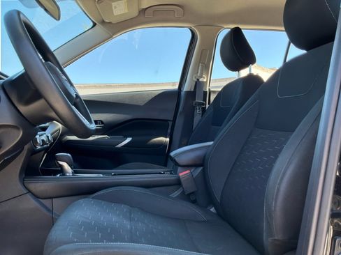 Used 2024 Nissan Kicks SV FWD image 17