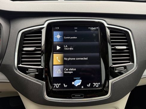 Used 2022 Volvo XC90 T5 Momentum w/ Advanced Package image 4