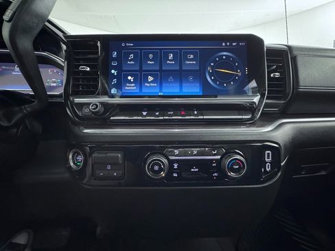 Used 2024 Chevrolet Silverado 2500 LT image 30