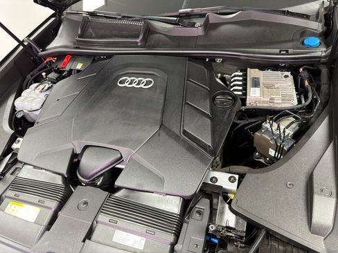 Used 2020 Audi Q8 Prestige AWD/4WD image 36