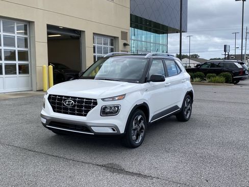 New 2026 Hyundai Venue SEL FWD image 4