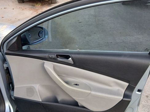 Used 2007 Volkswagen Passat 2.0T image 17