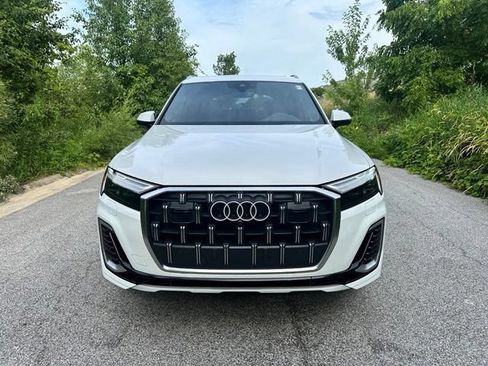 Used 2025 Audi Q7 3.0T Premium Plus AWD/4WD image 2