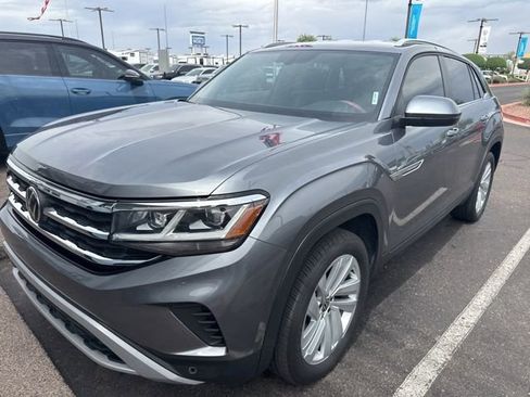 Used 2022 Volkswagen Atlas Cross Sport SE image 1