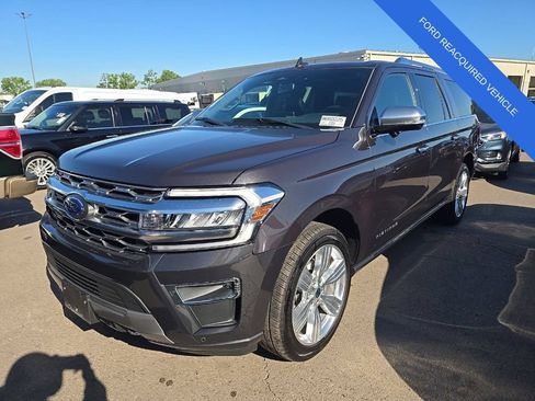 Used 2023 Ford Expedition Max Platinum AWD/4WD image 2
