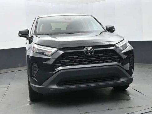 Used 2023 Toyota RAV4 LE AWD/4WD image 3