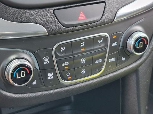 Used 2020 Chevrolet Equinox LT FWD image 14