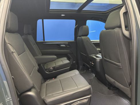 New 2026 Chevrolet Suburban Z71 w/ Comfort Package AWD/4WD image 28