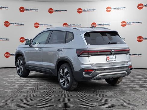 New 2026 Volkswagen Taos SE image 7