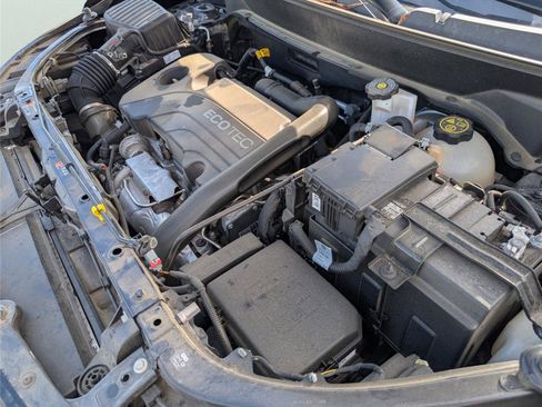 Used 2021 Chevrolet Equinox LT image 36