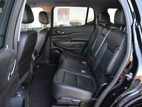 Used 2023 GMC Acadia SLT image 17