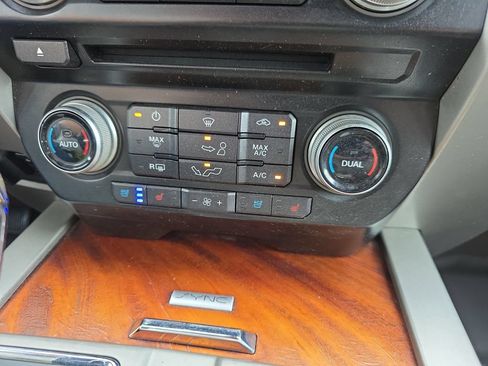 Used 2015 Ford F150 King Ranch w/ Equipment Group 601A Luxury AWD/4WD image 30