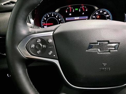 Used 2023 Chevrolet Traverse RS FWD image 20