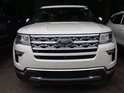 Certified 2018 Ford Explorer Limited w/ Equipment Group 301A FWD image 3