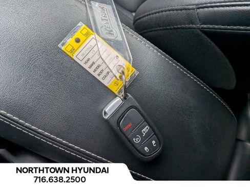 Used 2019 Jeep Cherokee Limited image 21