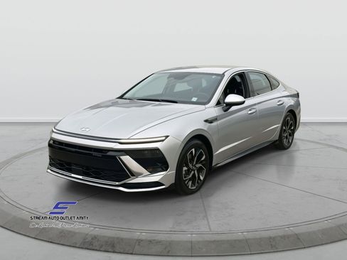 Used 2024 Hyundai Sonata SEL image 3
