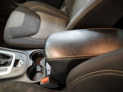 Used 2018 Jeep Cherokee Latitude w/ Altitude Package image 21