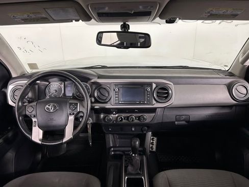 Used 2016 Toyota Tacoma SR5 w/ SR5 Appearance Package (SN) AWD/4WD image 18