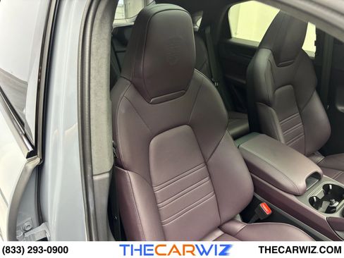 Used 2025 Porsche Cayenne GTS image 86