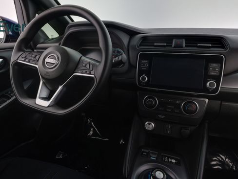 Used 2025 Nissan Leaf S FWD image 25